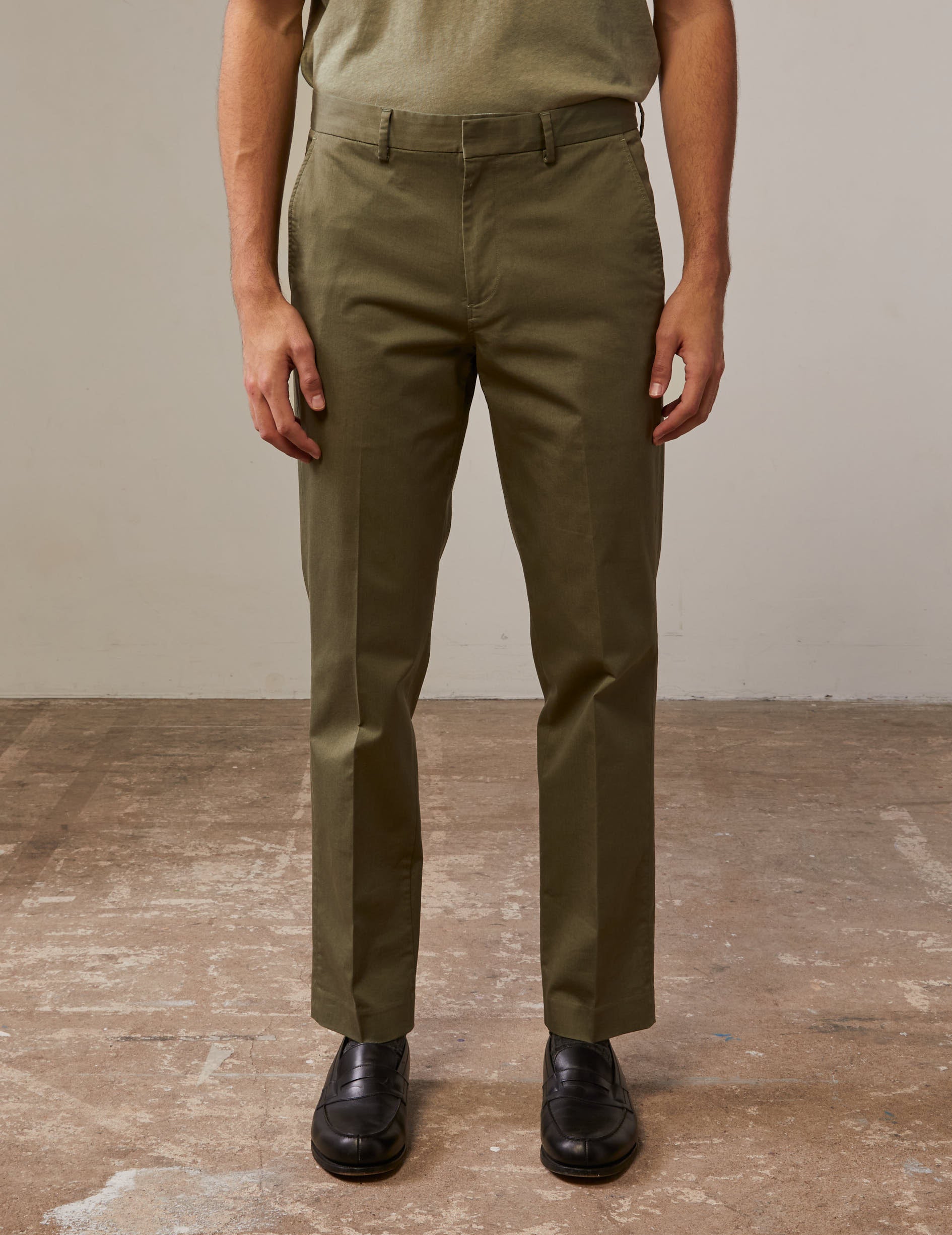 Chino Geofrey en twill de coton kaki